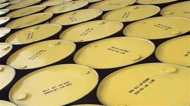 US OIL INVENTORIES: Crude Stocks Decline By 800,000 Barrels